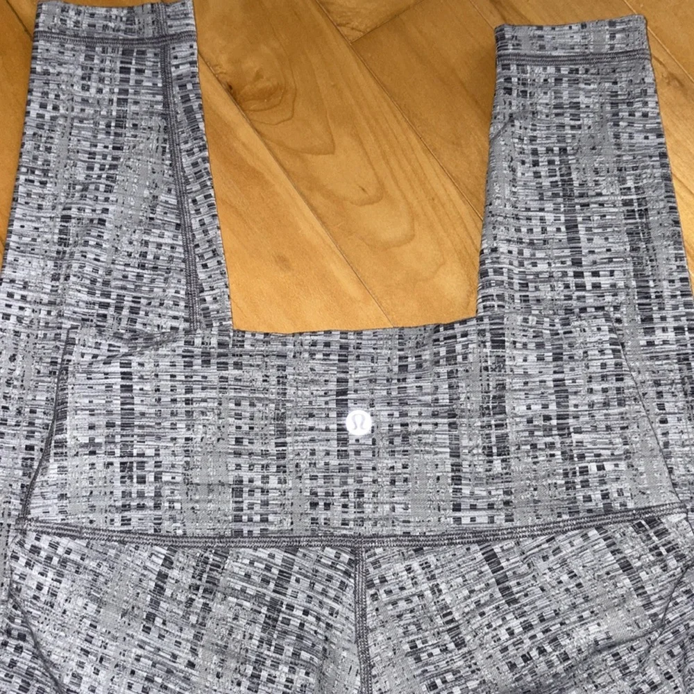 Lululemon Wunder Under High-Rise Tight 25" *Luxtreme Grey Size 6 - Picture 9 of 10